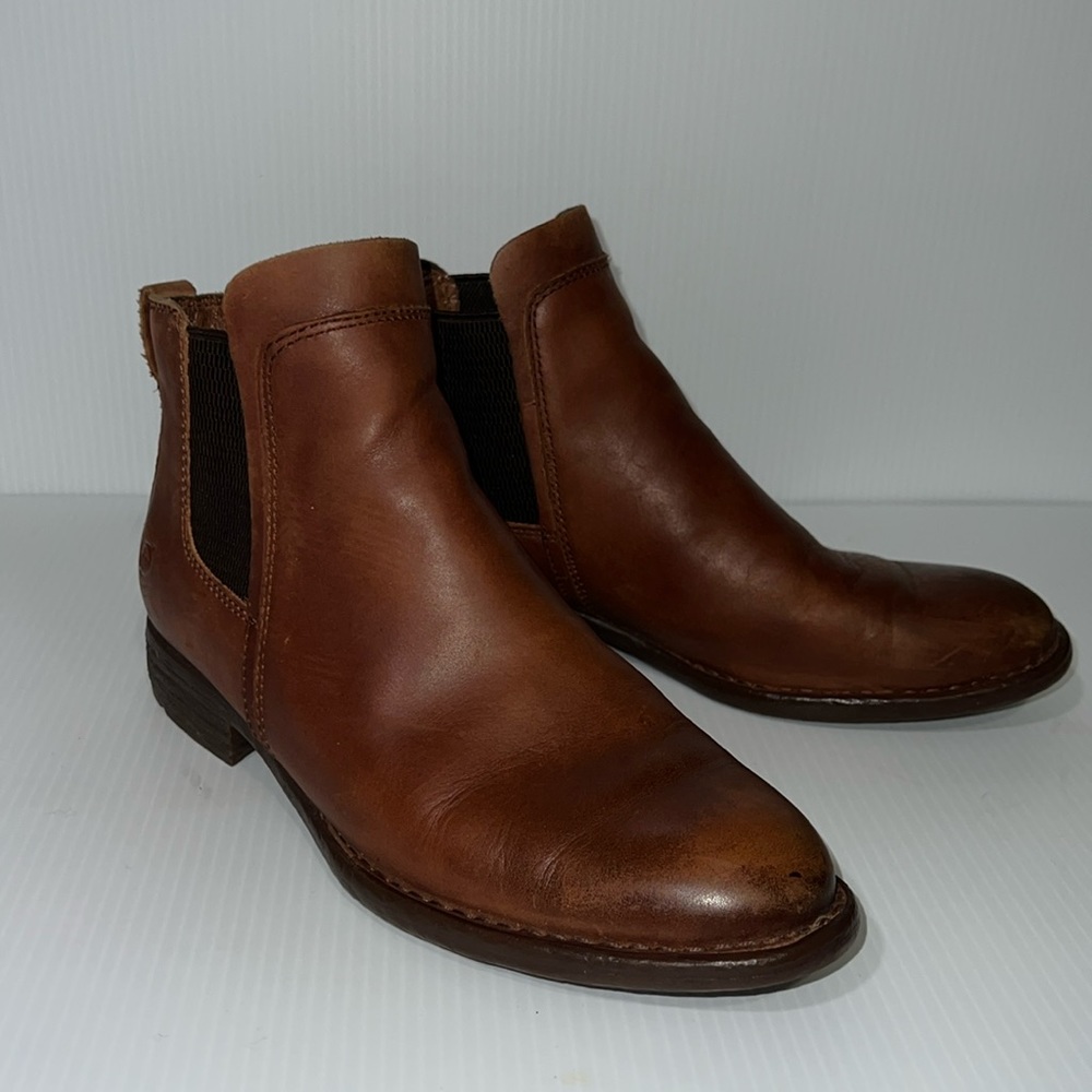 BORN Leather Boots Size 8 1/2